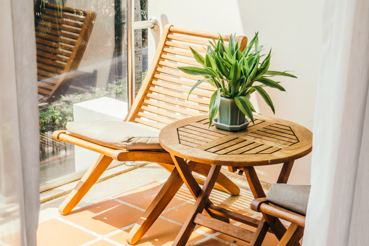 Pequeños muebles que no pueden faltar en tu terraza